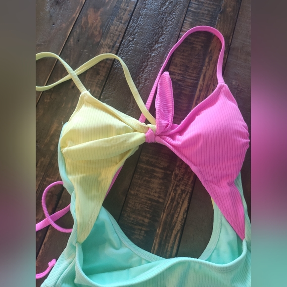 Swimsuit size XS - Picture 3 of 7